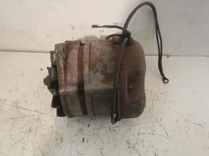Bosch 0120489500 12v 65 Amp Alternator